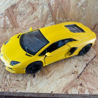 ランボルギーニ(Lamborghini)のキンスマート 1/38ランボルギーニ アヴェンタドール LP700-4 イエロー(ミニカー)