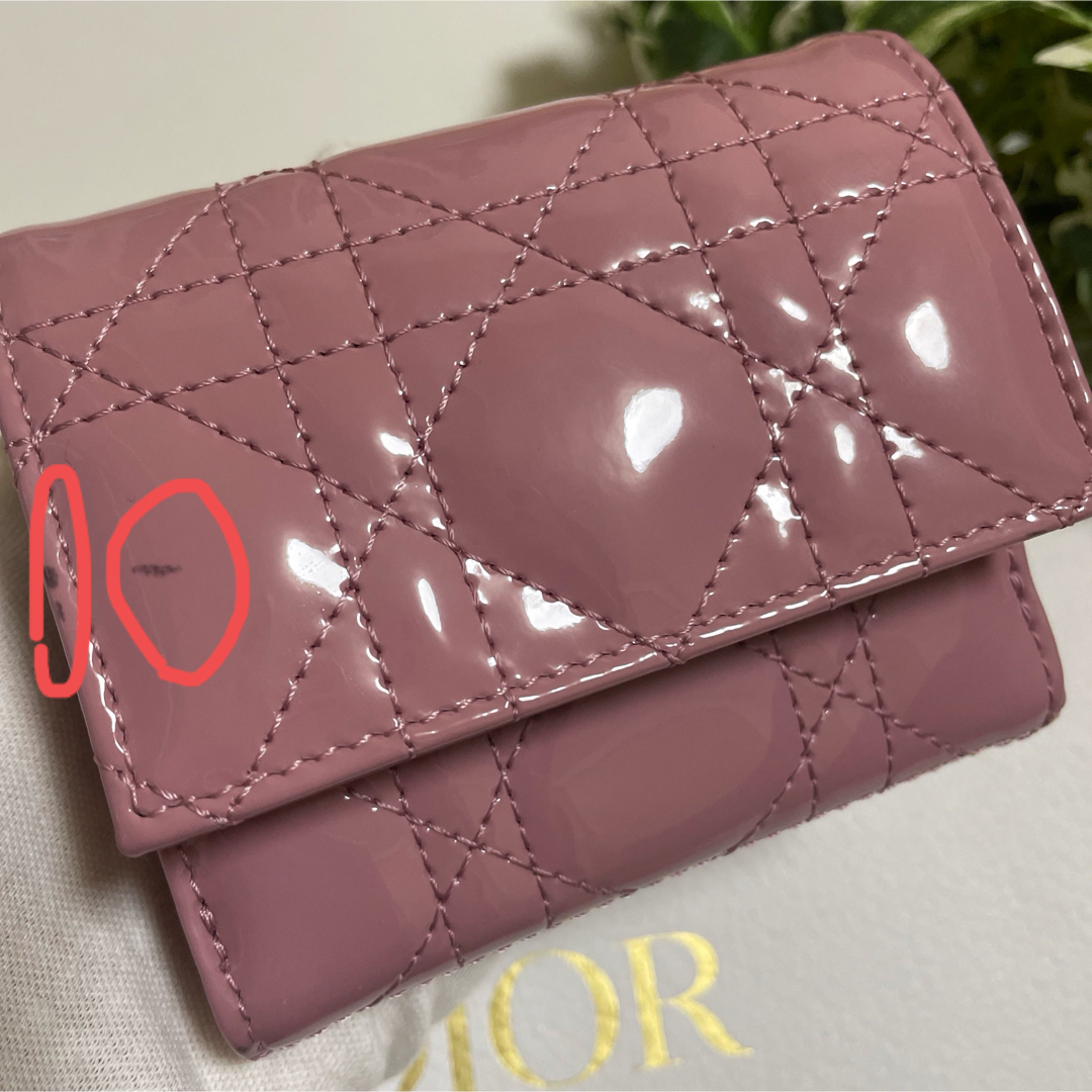 Christian Dior(クリスチャンディオール)の★美品　LADY DIOR ロータスウォレット カナージュ　パテントカーフ レディースのファッション小物(財布)の商品写真