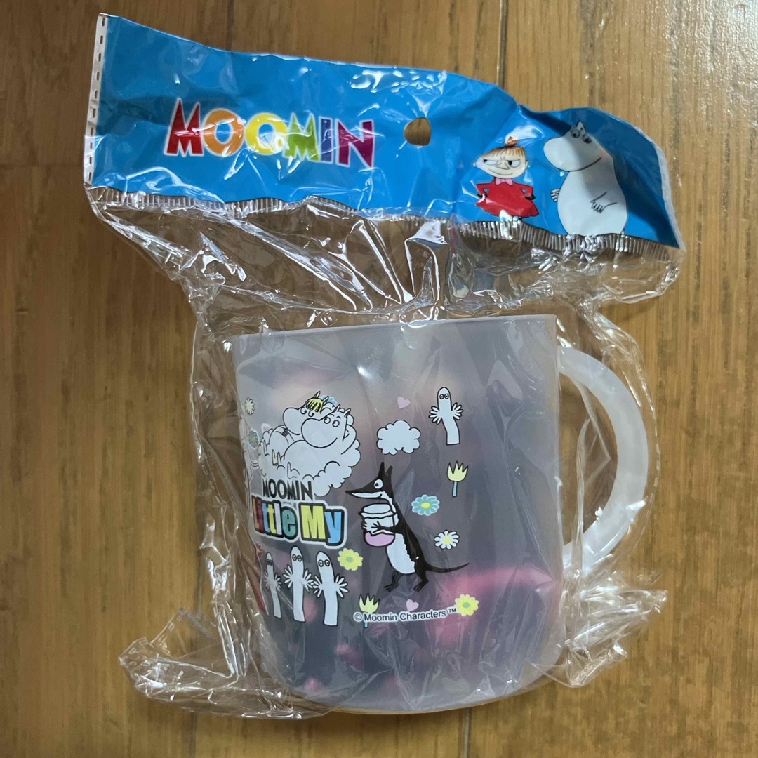 MOOMIN(ムーミン)の☆新品☆ムーミンコップ　黒 インテリア/住まい/日用品のキッチン/食器(グラス/カップ)の商品写真