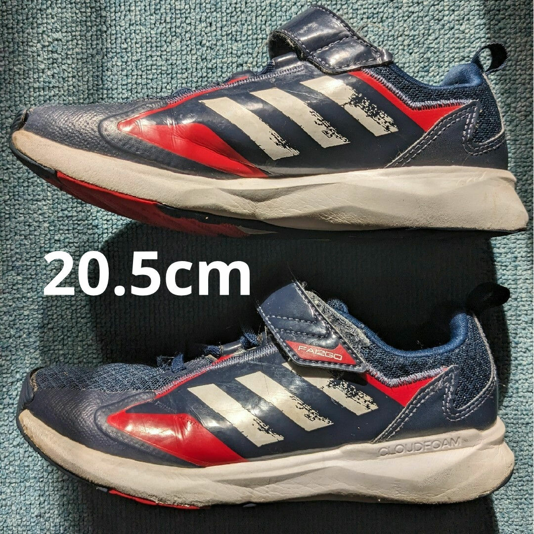 adidas(アディダス)のアディダススニーカー　20.5センチ キッズ/ベビー/マタニティのキッズ靴/シューズ(15cm~)(スニーカー)の商品写真