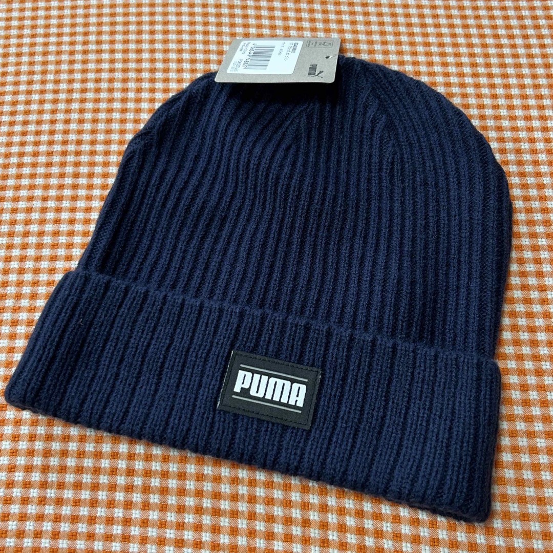 PUMA(プーマ)のPUMA リブクラシックニット帽　ネイビー メンズの帽子(ニット帽/ビーニー)の商品写真