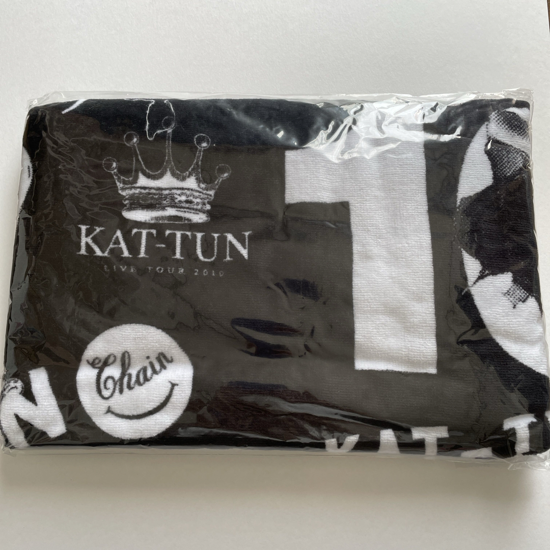 KAT-TUN(カトゥーン)のKAT-TUN Live tour10ks! バスタオル エンタメ/ホビーのタレントグッズ(アイドルグッズ)の商品写真