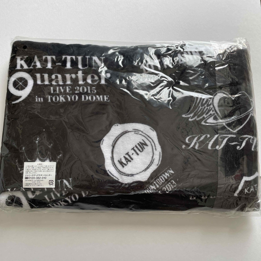 KAT-TUN(カトゥーン)のKAT-TUN Live tour10ks! バスタオル エンタメ/ホビーのタレントグッズ(アイドルグッズ)の商品写真