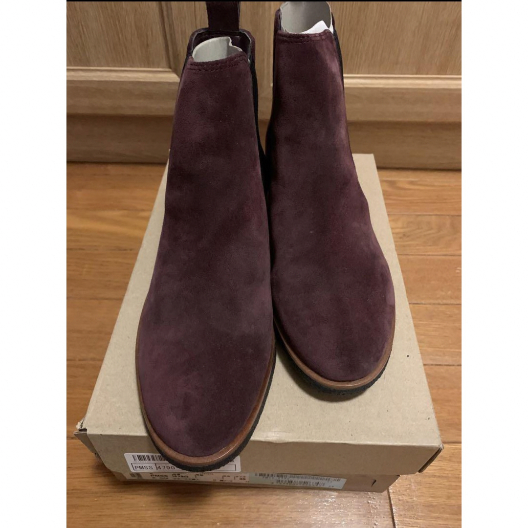 Clarks(クラークス)の【新品】クラークス　スエードブーツ　23cm レディースの靴/シューズ(ブーツ)の商品写真