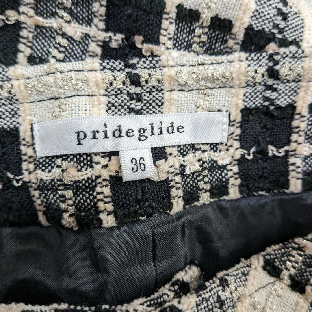 prideglide(プライドグライド)のプライドグライド　オンワード　ショートキュロットパンツ　ウール混　36 レディースのパンツ(ショートパンツ)の商品写真
