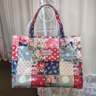 Cath Kidston - Cath Kidston キーホルダー 苺の通販 by さおたんたん ...