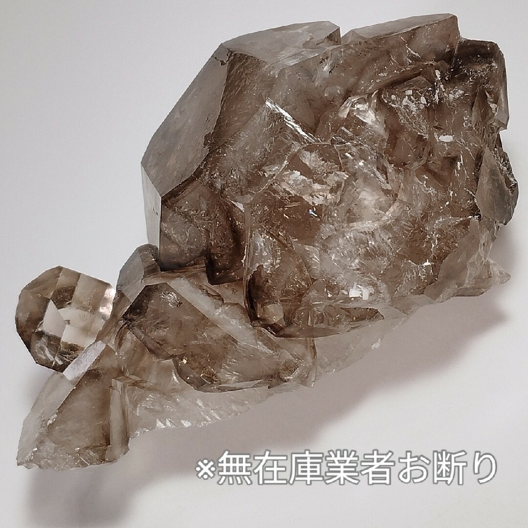 251g 巨大 セプタークォーツ 松茸水晶 ジャカレー水晶 カテドラル水晶 原石