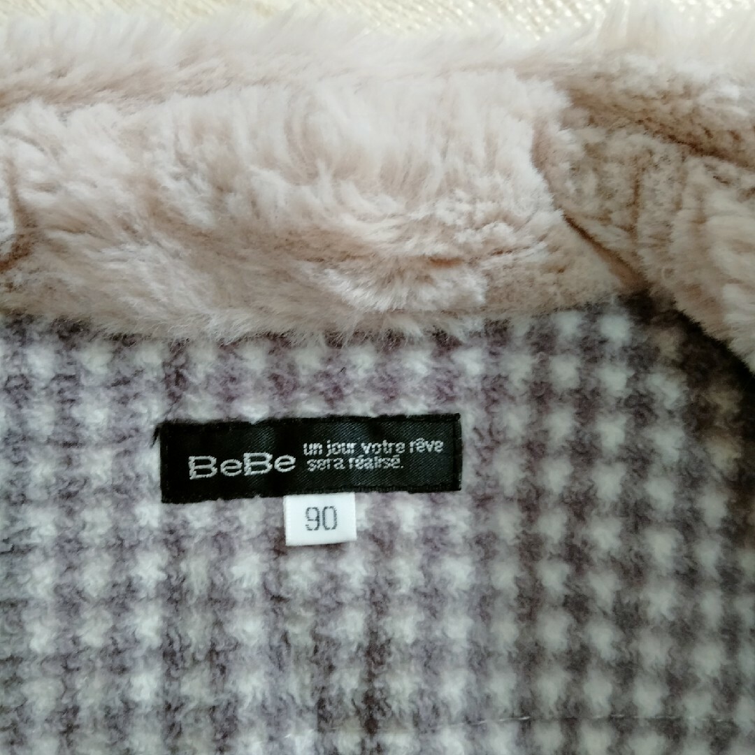 BeBe(ベベ)のBeBe90cm 女の子用コート　フード付き キッズ/ベビー/マタニティのキッズ服女の子用(90cm~)(ジャケット/上着)の商品写真