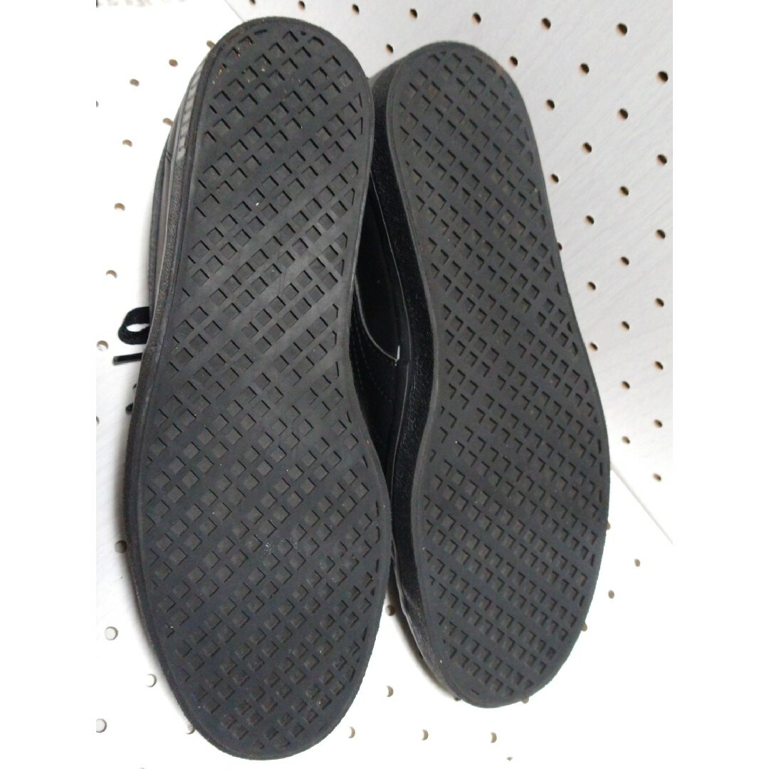 PUMA(プーマ)の黒いスニーカー　27.5　puma メンズの靴/シューズ(スニーカー)の商品写真