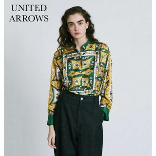 ユナイテッドアローズ(UNITED ARROWS)の極美品 ユナイテッドアローズ 総柄 スタンドカラー ブラウス 36(シャツ/ブラウス(長袖/七分))