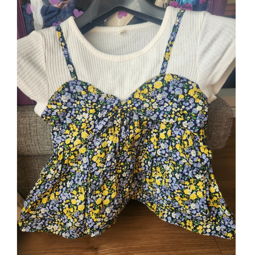 半袖　カットソー　花柄 キッズ/ベビー/マタニティのキッズ服女の子用(90cm~)(Tシャツ/カットソー)の商品写真