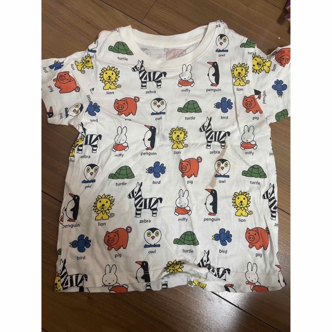 UNIQLO(ユニクロ)のキッズ　UNIQLO Tシャツ キッズ/ベビー/マタニティのキッズ服女の子用(90cm~)(Tシャツ/カットソー)の商品写真