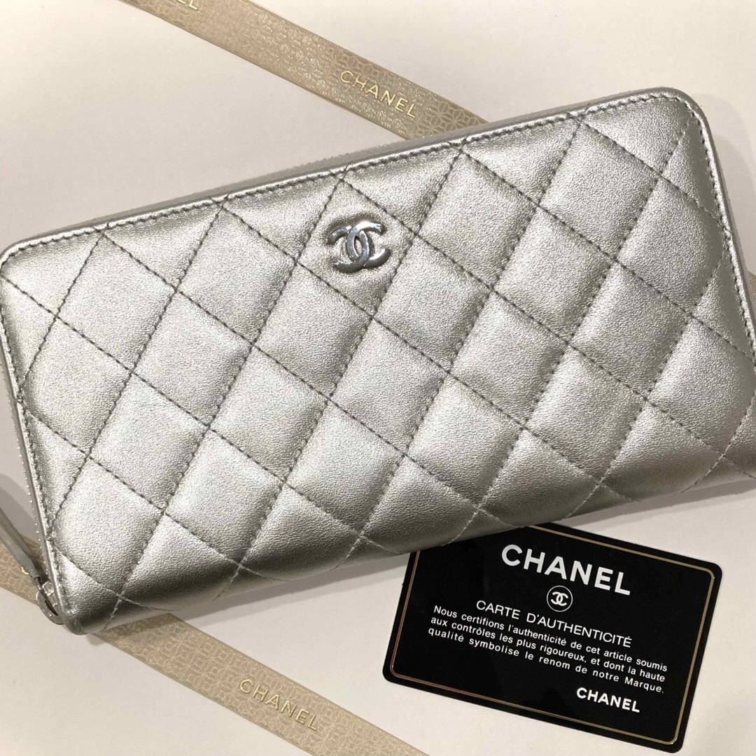 CHANEL(シャネル)のCHANEL シャネル 長財布 シルバー レディースのファッション小物(財布)の商品写真