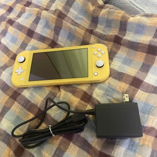 ニンテンドースイッチ(Nintendo Switch)の任天堂スイッチライト本体(携帯用ゲーム機本体)
