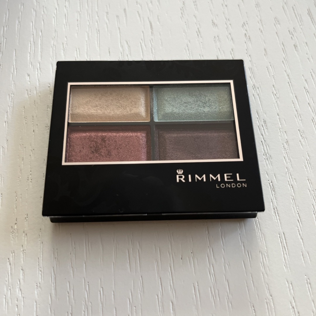 RIMMEL(リンメル)のリンメルロイヤルヴィンテージアイズ103 コスメ/美容のベースメイク/化粧品(アイシャドウ)の商品写真