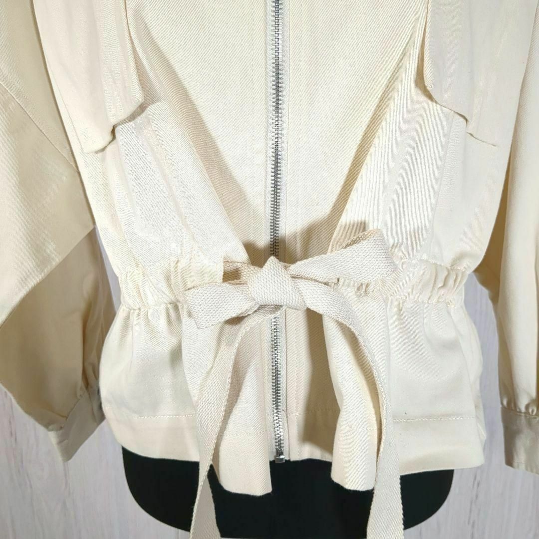 【Cheekチーク】ジャケット　ブルゾン　上着　ボリューム袖　白　Ｍサイズ レディースのジャケット/アウター(ブルゾン)の商品写真