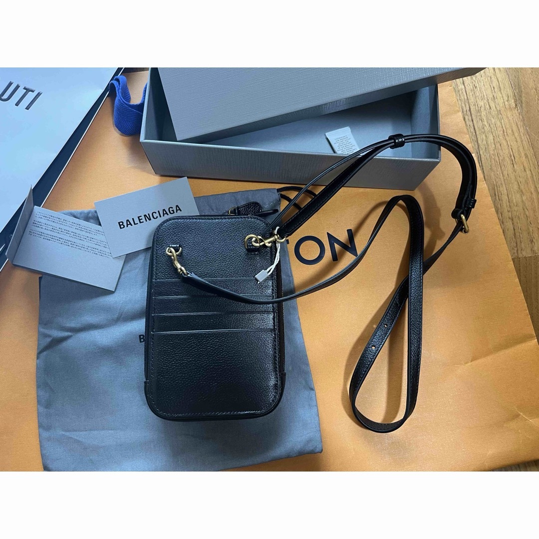 Balenciaga(バレンシアガ)の【新品未使用】BALENCIAGA CASH ZIP PHONE HOLDER メンズのバッグ(ボディーバッグ)の商品写真