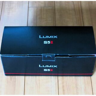 パナソニック(Panasonic)の新型　極美品　Lumix S5Ⅱ &  S20-60mm ズームセット(ミラーレス一眼)