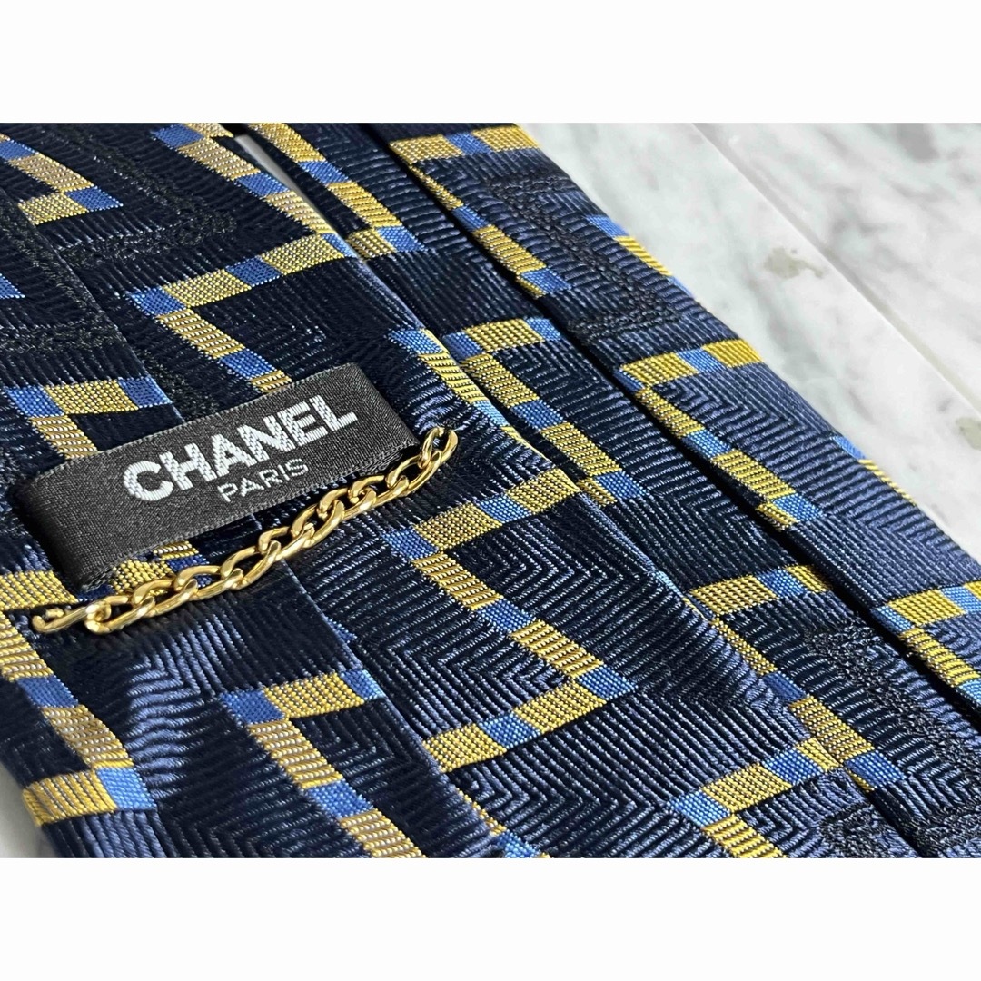 CHANEL(シャネル)の未使用に近い CHANEL ストライプ系 ネイビー系 総柄 イタリア製 メンズのファッション小物(ネクタイ)の商品写真