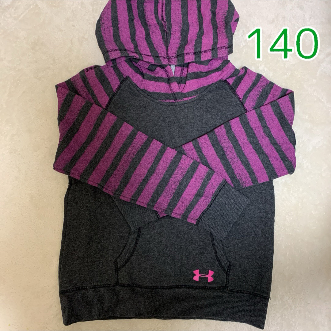 UNDER ARMOUR(アンダーアーマー)のアンダーアーマー　トレーナー　140 キッズ/ベビー/マタニティのキッズ服女の子用(90cm~)(Tシャツ/カットソー)の商品写真