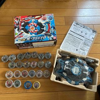 バンダイ(BANDAI)のウルトラマンR／B DXルーブジャイロとクリスタル23個セット(その他)