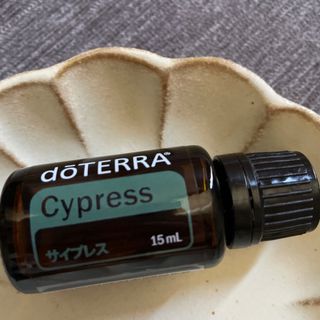 ドテラ(doTERRA)の新品『サイプレス』エッセンシャルオイル　正規品(エッセンシャルオイル（精油）)