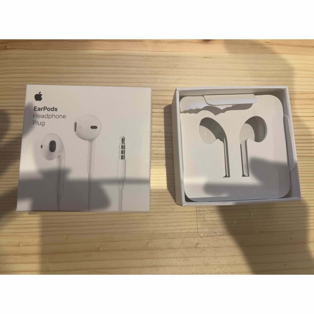 Apple(アップル)の【美品】earPods箱 スマホ/家電/カメラのオーディオ機器(ヘッドフォン/イヤフォン)の商品写真