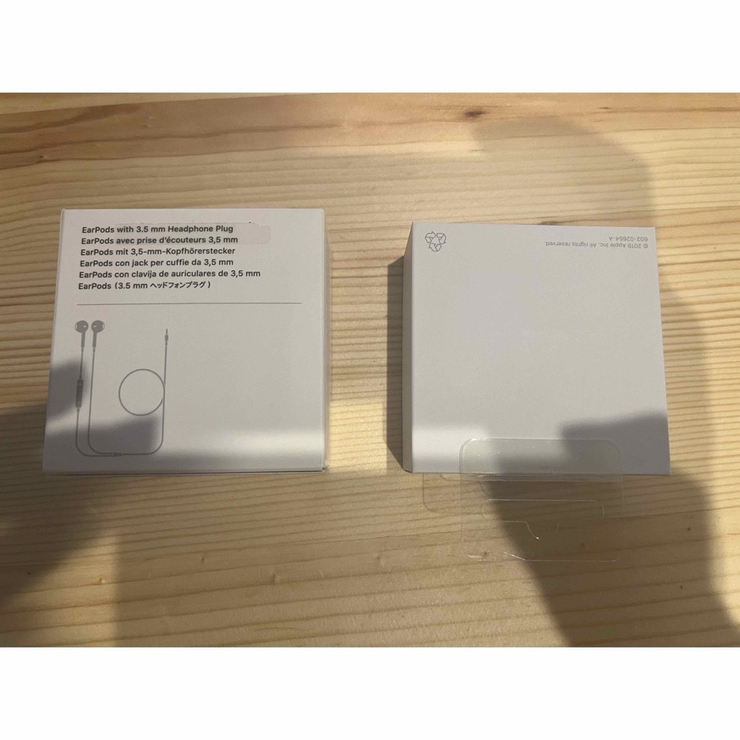 Apple(アップル)の【美品】earPods箱 スマホ/家電/カメラのオーディオ機器(ヘッドフォン/イヤフォン)の商品写真