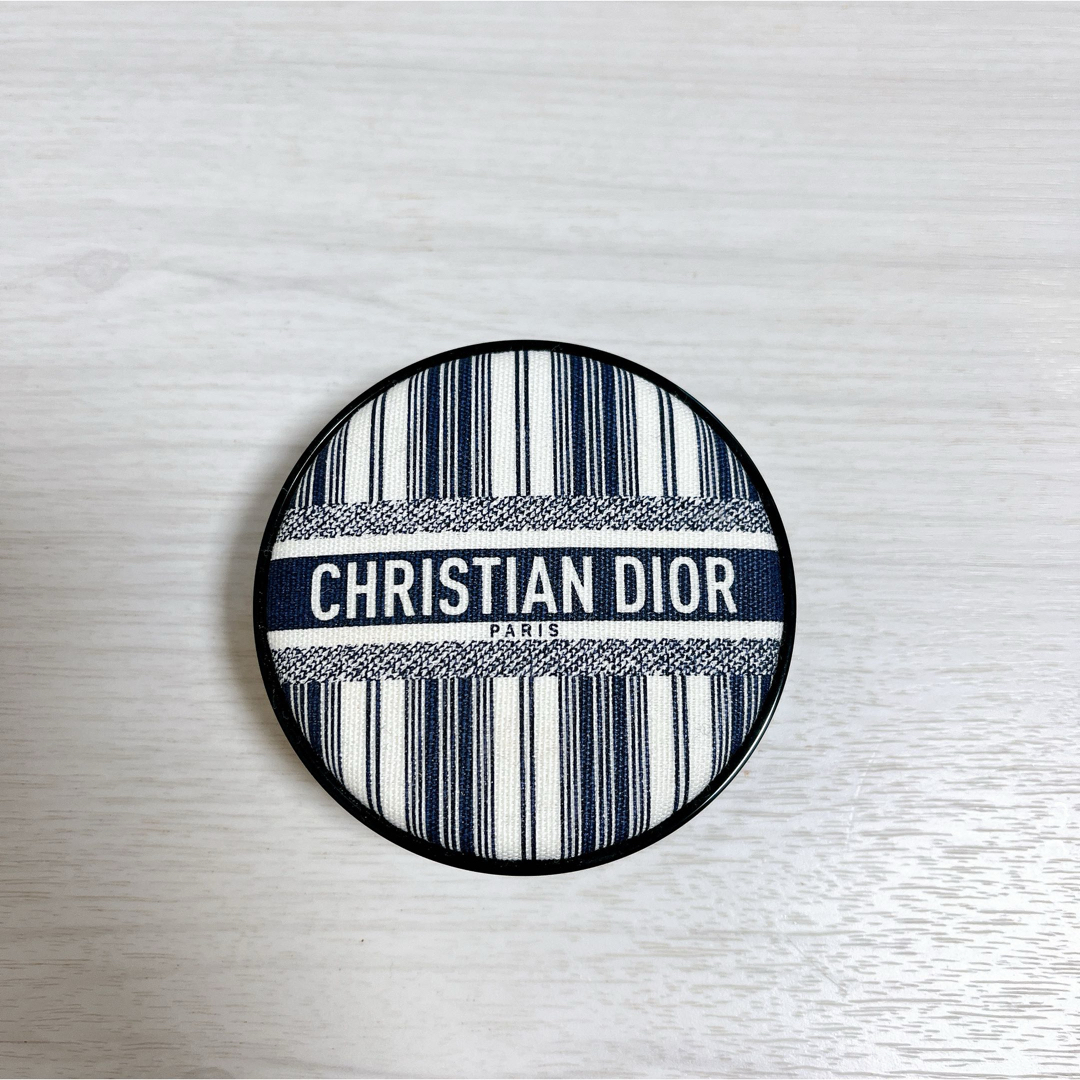 Dior(ディオール)のディオール　クッションファンデ　1N コスメ/美容のベースメイク/化粧品(ファンデーション)の商品写真