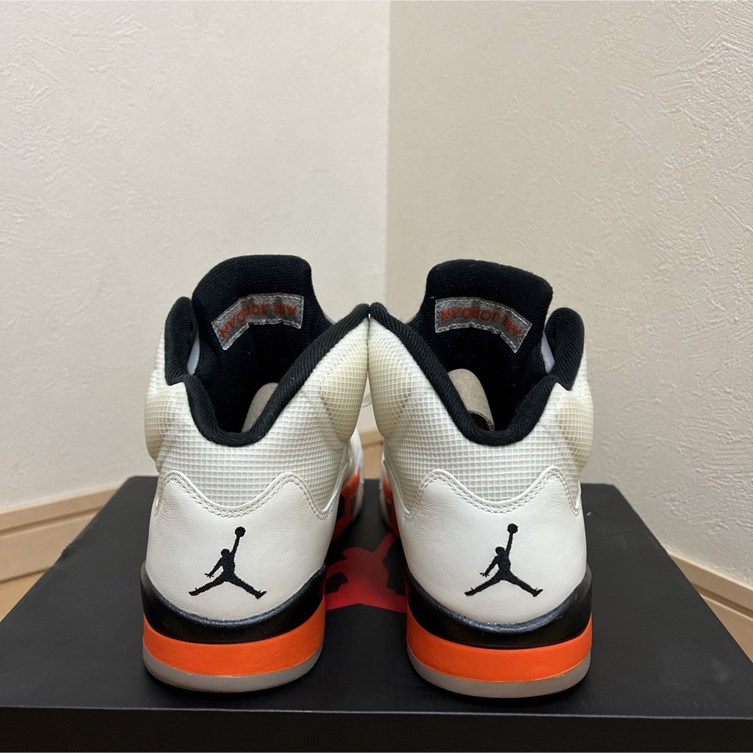 Jordan Brand（NIKE）(ジョーダン)のNIKE Air Jordan 5 Retro Orange Blaze メンズの靴/シューズ(スニーカー)の商品写真