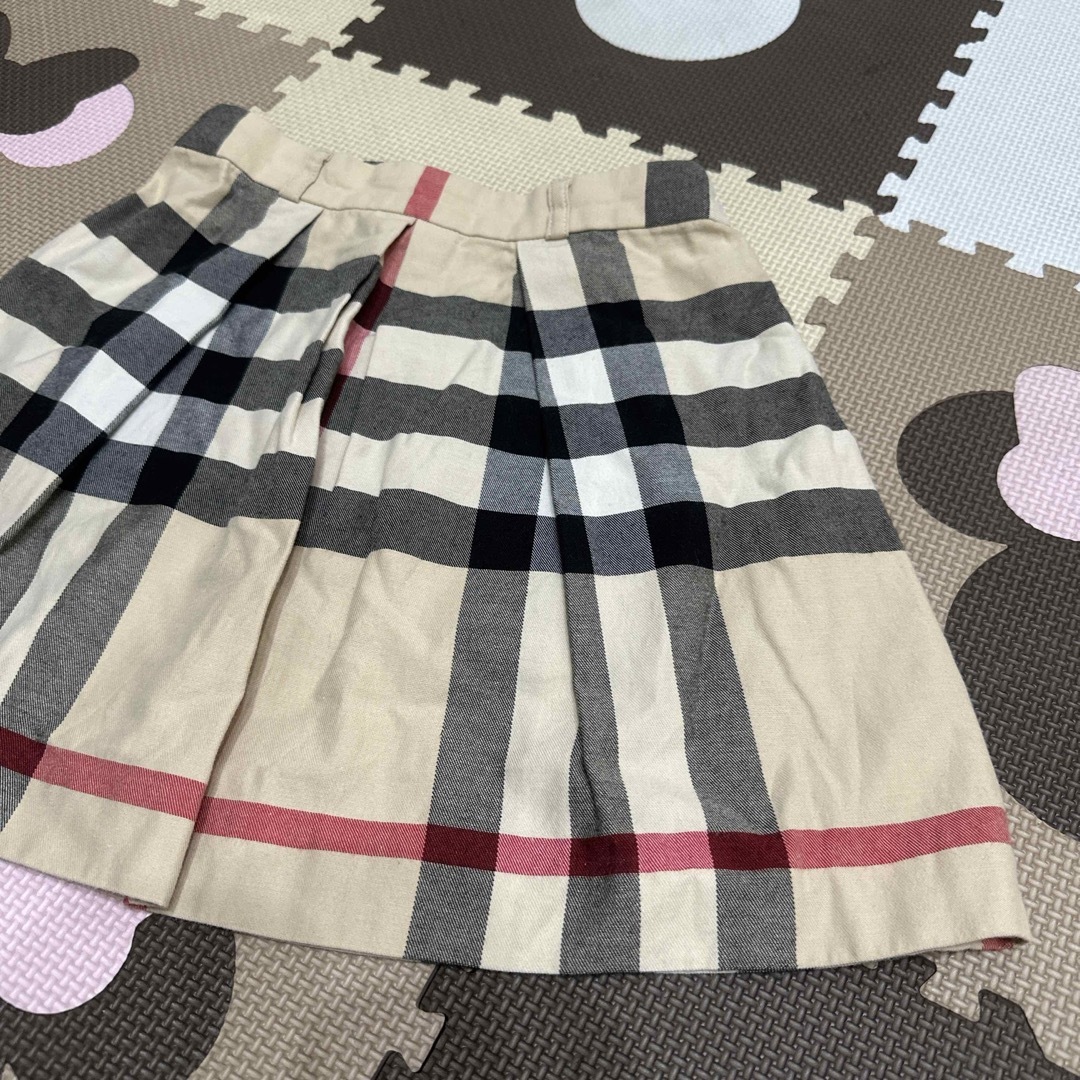 BURBERRY(バーバリー)のバーバリー　スカート　10Y 140 キッズ/ベビー/マタニティのキッズ服女の子用(90cm~)(スカート)の商品写真