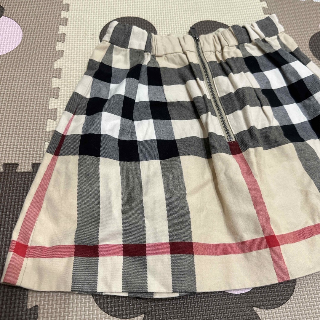 BURBERRY(バーバリー)のバーバリー　スカート　10Y 140 キッズ/ベビー/マタニティのキッズ服女の子用(90cm~)(スカート)の商品写真