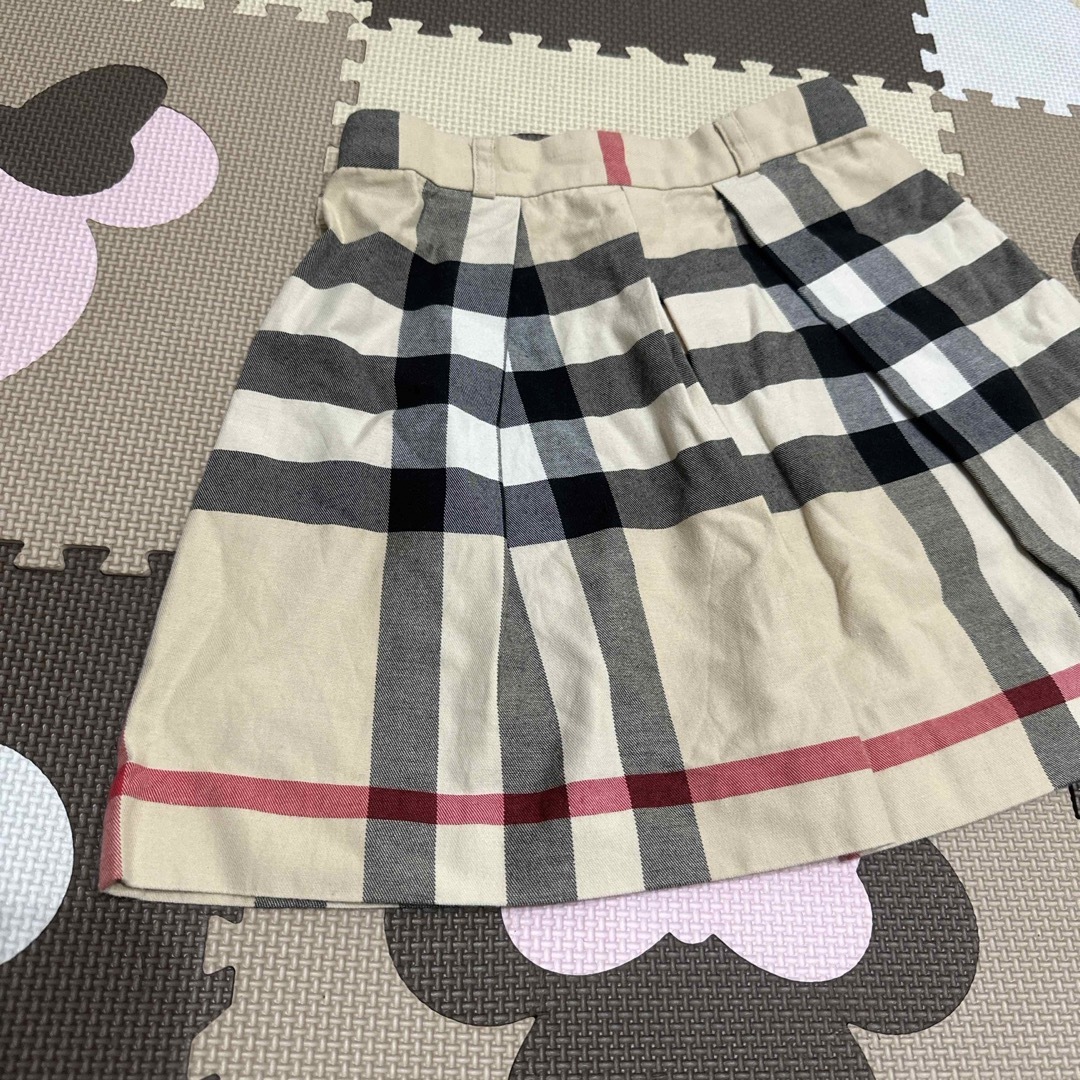 BURBERRY(バーバリー)のバーバリー　スカート　10Y 140 キッズ/ベビー/マタニティのキッズ服女の子用(90cm~)(スカート)の商品写真