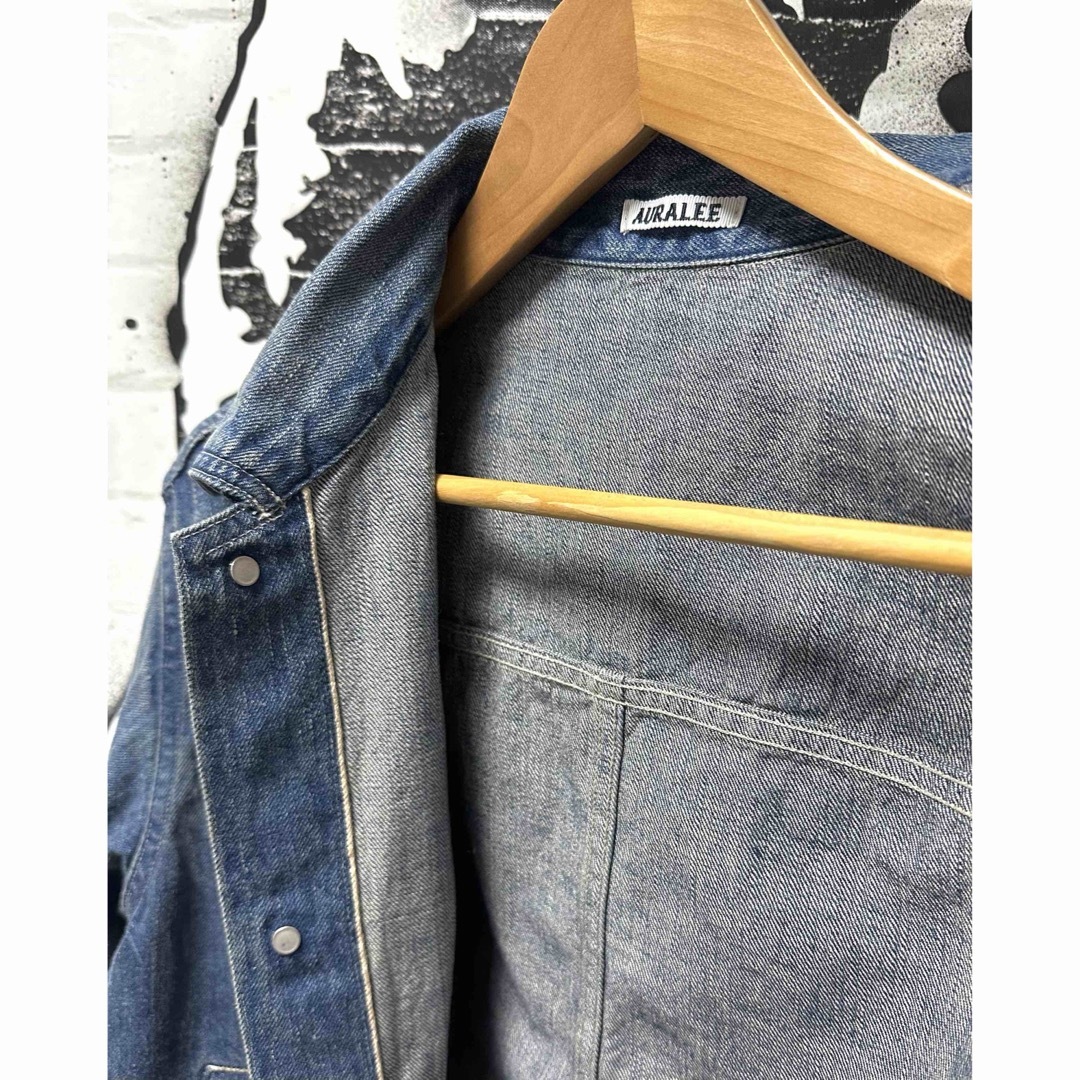 AURALEE(オーラリー)の23最新AURALEE SELVEDGE FADED LIGHT DENIMJK メンズのジャケット/アウター(Gジャン/デニムジャケット)の商品写真