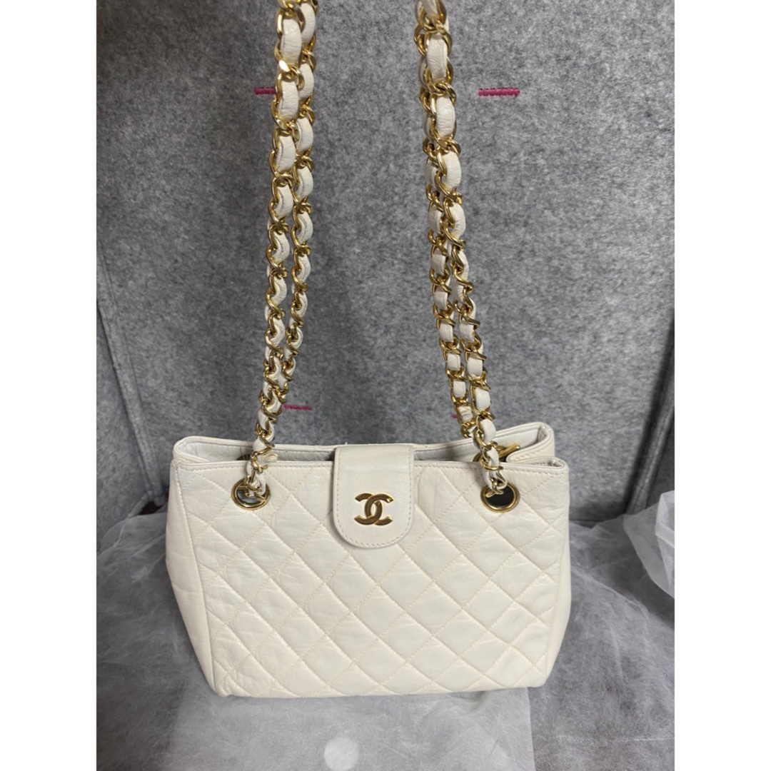 CHANEL(シャネル)のCHANEL シャネル レディースのバッグ(ショルダーバッグ)の商品写真