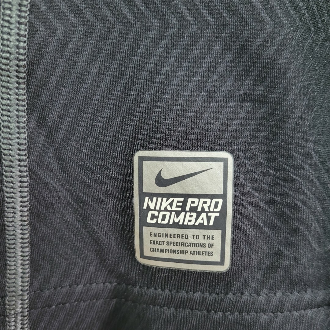 NIKE(ナイキ)のナイキプロコンバットハイパーウォーム Sサイズ　黒 スポーツ/アウトドアのトレーニング/エクササイズ(トレーニング用品)の商品写真