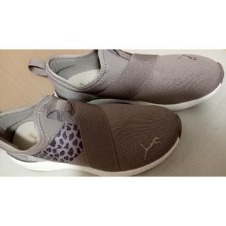 PUMA - 美品 ☆ PUMA ( プーマ ) 23cm ☆ スリッポン / スニーカー