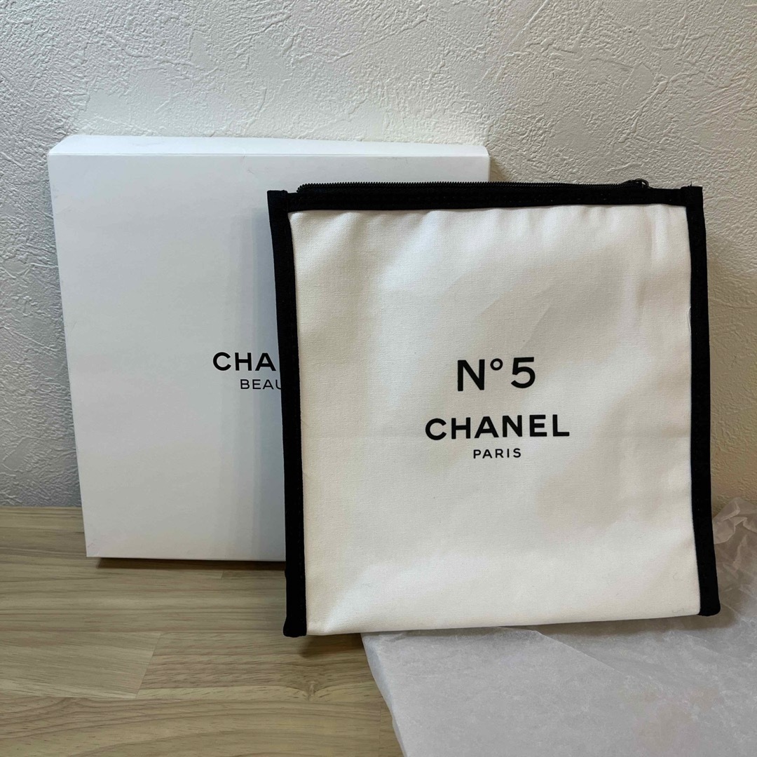 CHANEL(シャネル)のCHANEL ポーチ　(非売品) レディースのファッション小物(ポーチ)の商品写真