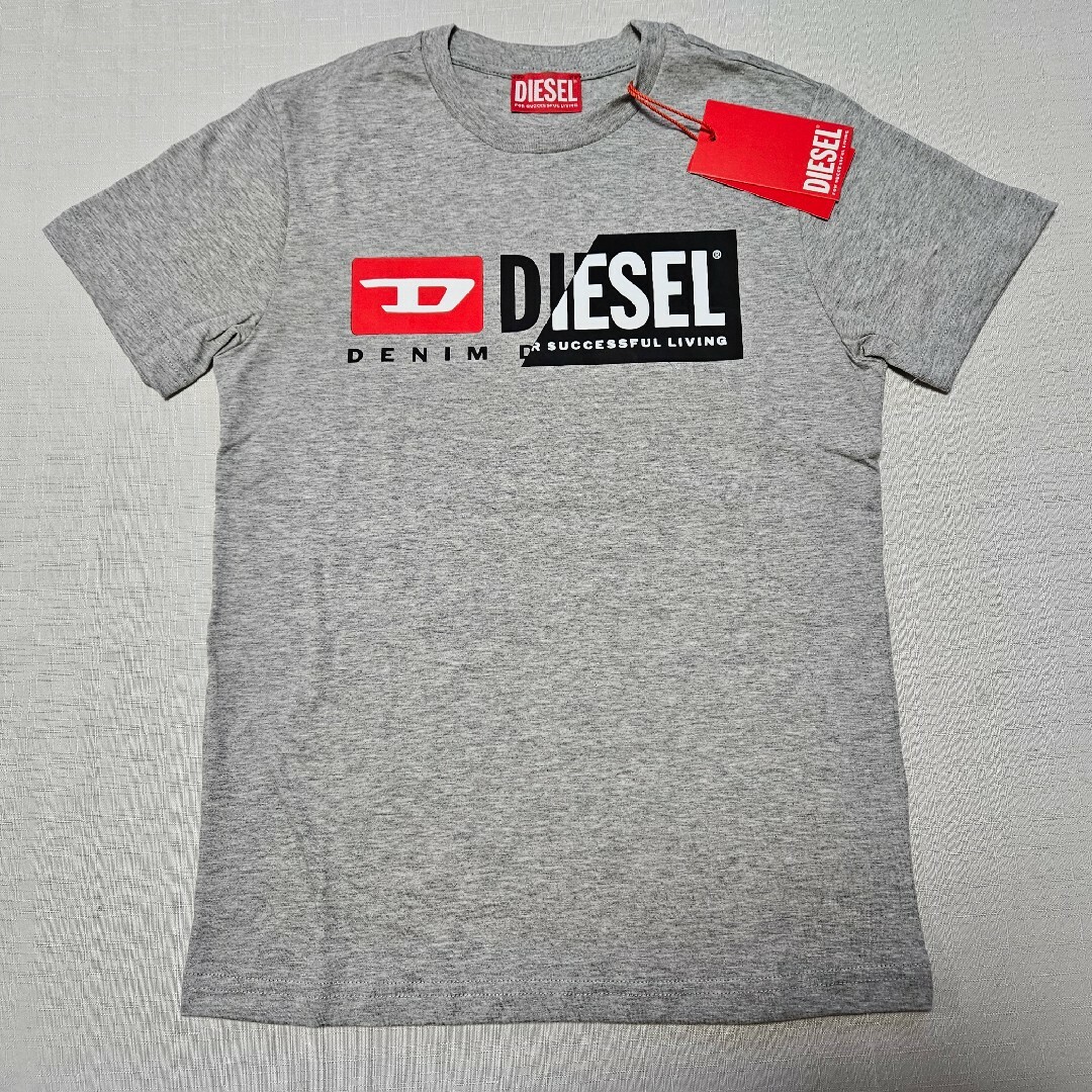 DIESEL(ディーゼル)のDIESEL ディーゼルキッズ　Tシャツ キッズ/ベビー/マタニティのキッズ服男の子用(90cm~)(Tシャツ/カットソー)の商品写真