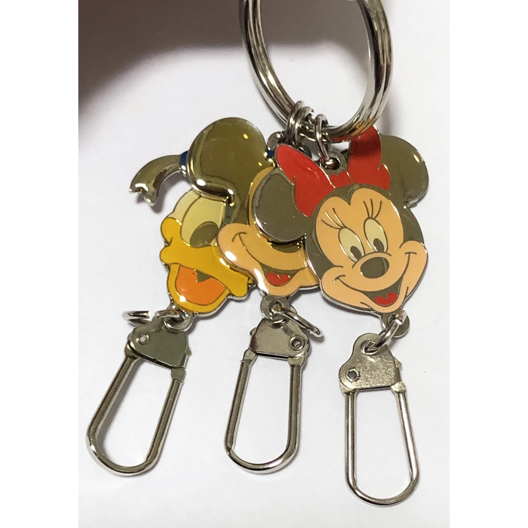 Disney(ディズニー)のディズニー　ミッキーマウス　レトロ　ミッキー&ミニー&ドナルド　キーホルダー エンタメ/ホビーのおもちゃ/ぬいぐるみ(キャラクターグッズ)の商品写真