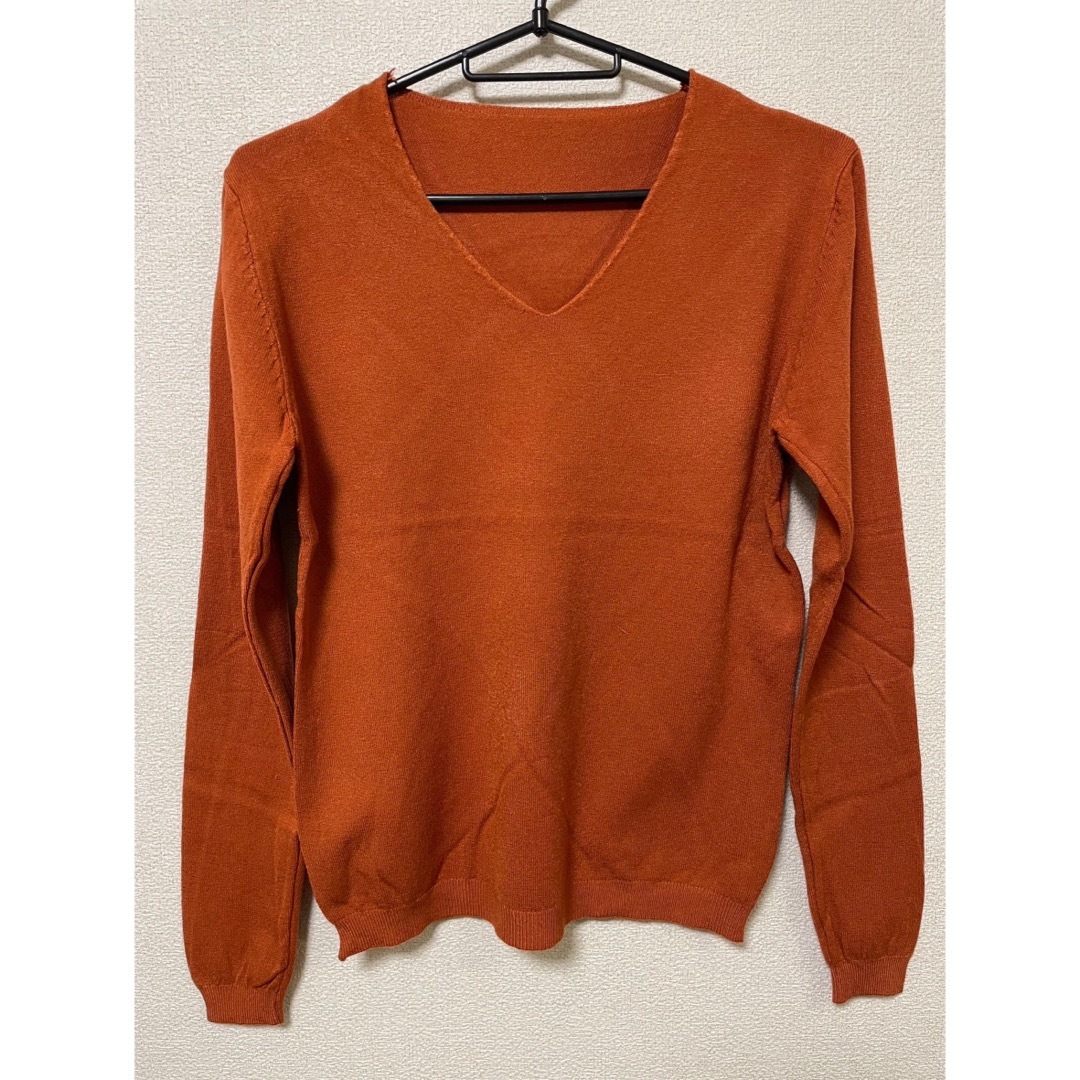 【オレンジ】Vネック　シンプルニット　セーター　プルオーバー　シンプル　カラー レディースのトップス(ニット/セーター)の商品写真