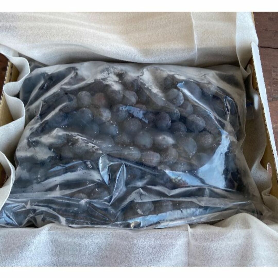 【冷凍ブルーベリー】知多半島産　冷凍完熟ブルーベリー(1kg) 食品/飲料/酒の食品(フルーツ)の商品写真