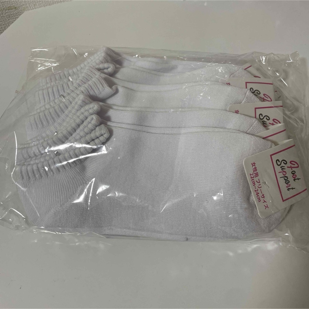 白 靴下 10足セット　レディース　フリーサイズ　22〜24cm レディースのレッグウェア(ソックス)の商品写真