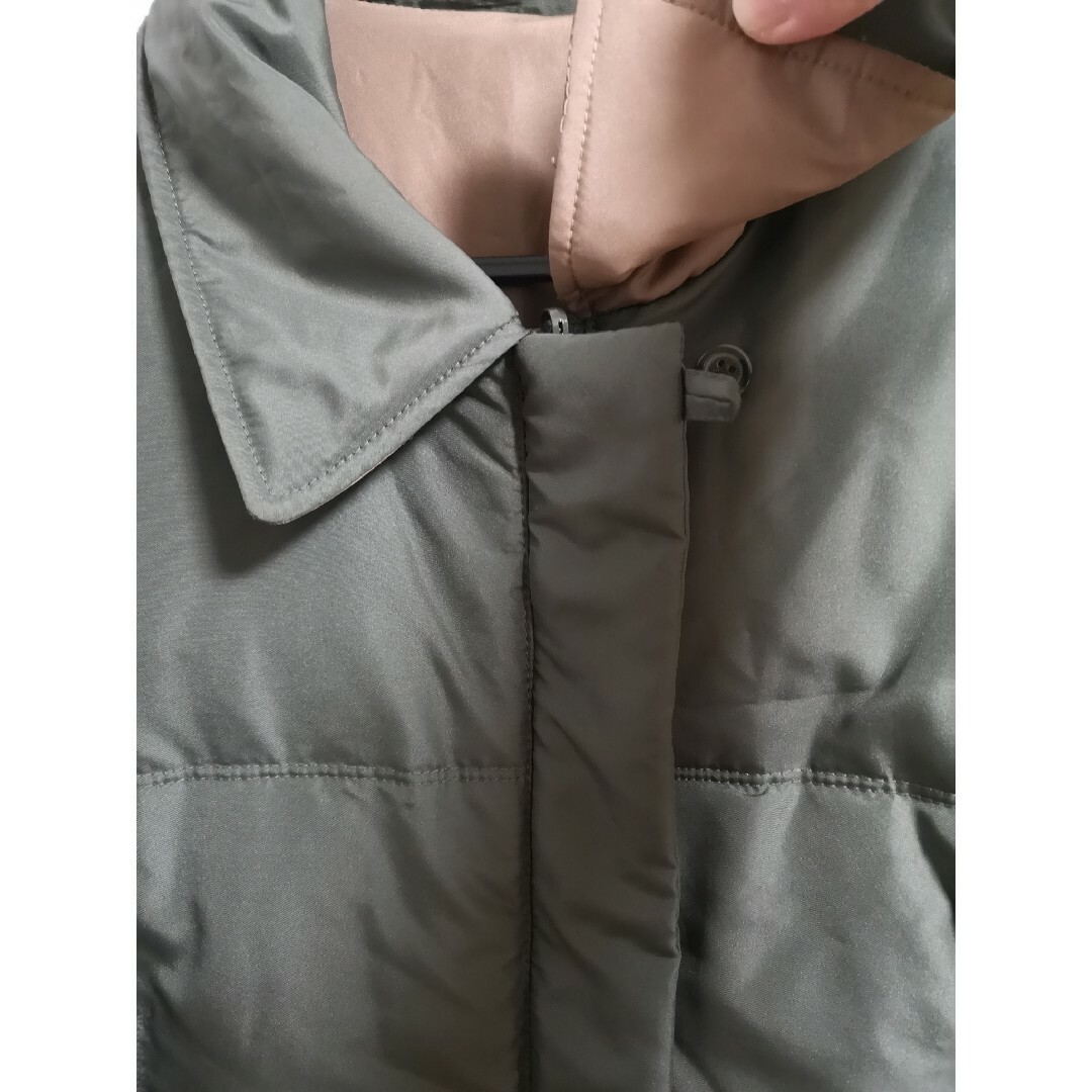 オンワード　リバーシブル　ダウンジャケットコート　カーキ&ブラウン　M-Lサイズ レディースのジャケット/アウター(ダウンジャケット)の商品写真