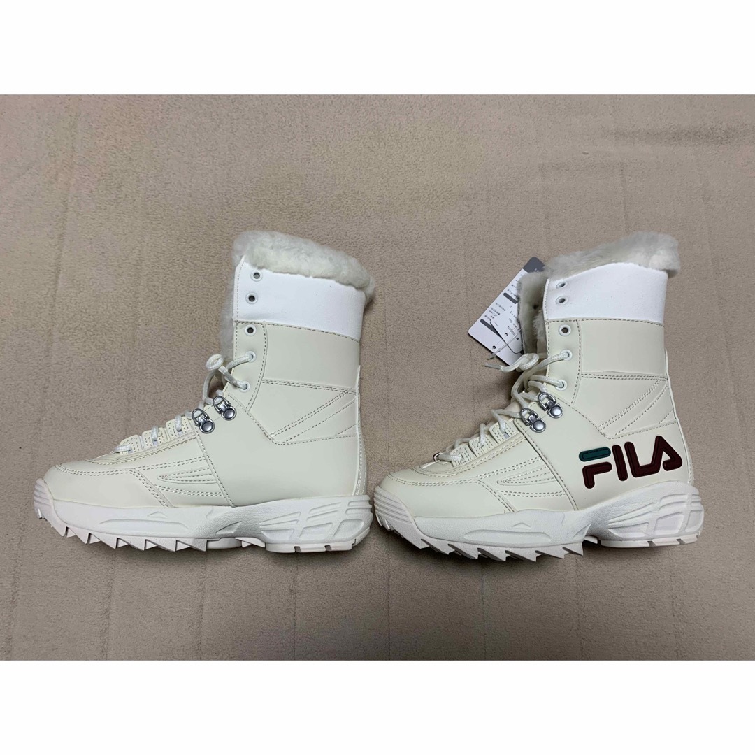 FILA(フィラ)の新品☆ フィラ（FILA）のディスラプターブーツ23.0 レディースの靴/シューズ(ブーツ)の商品写真