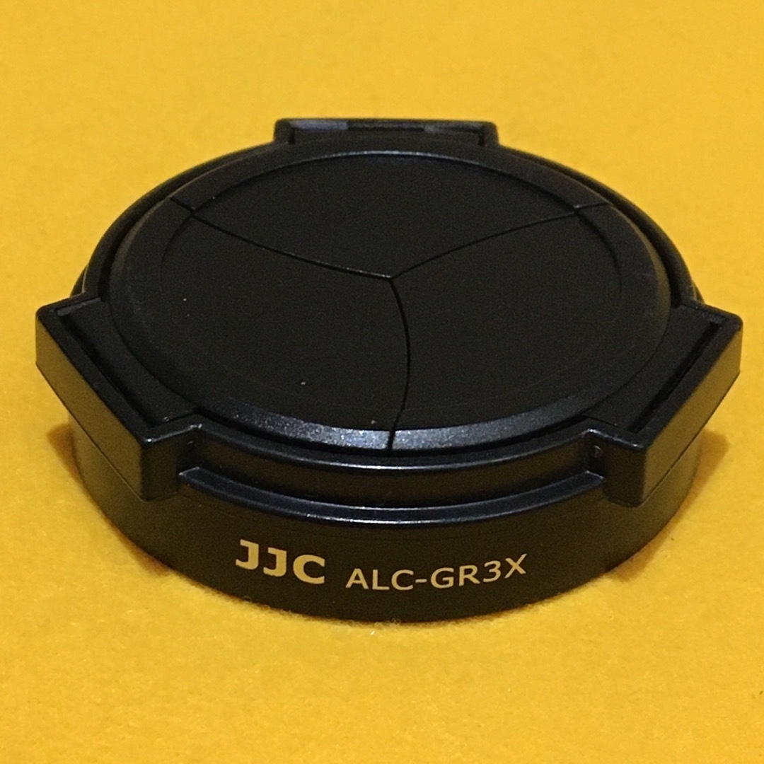 RICOH(リコー)のRICOH GR3 オート開閉レンズキャップ JJC ALC-GR3X スマホ/家電/カメラのカメラ(コンパクトデジタルカメラ)の商品写真