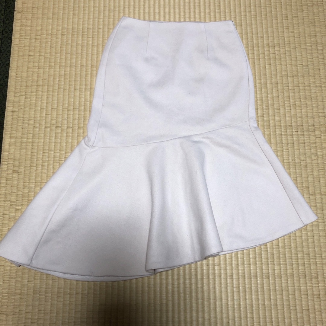 GU(ジーユー)のGU  美品　マーメイドスカート Sオフホワイト レディースのスカート(ロングスカート)の商品写真