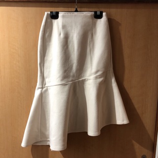 ジーユー(GU)のGU  美品　マーメイドスカート Sオフホワイト(ロングスカート)
