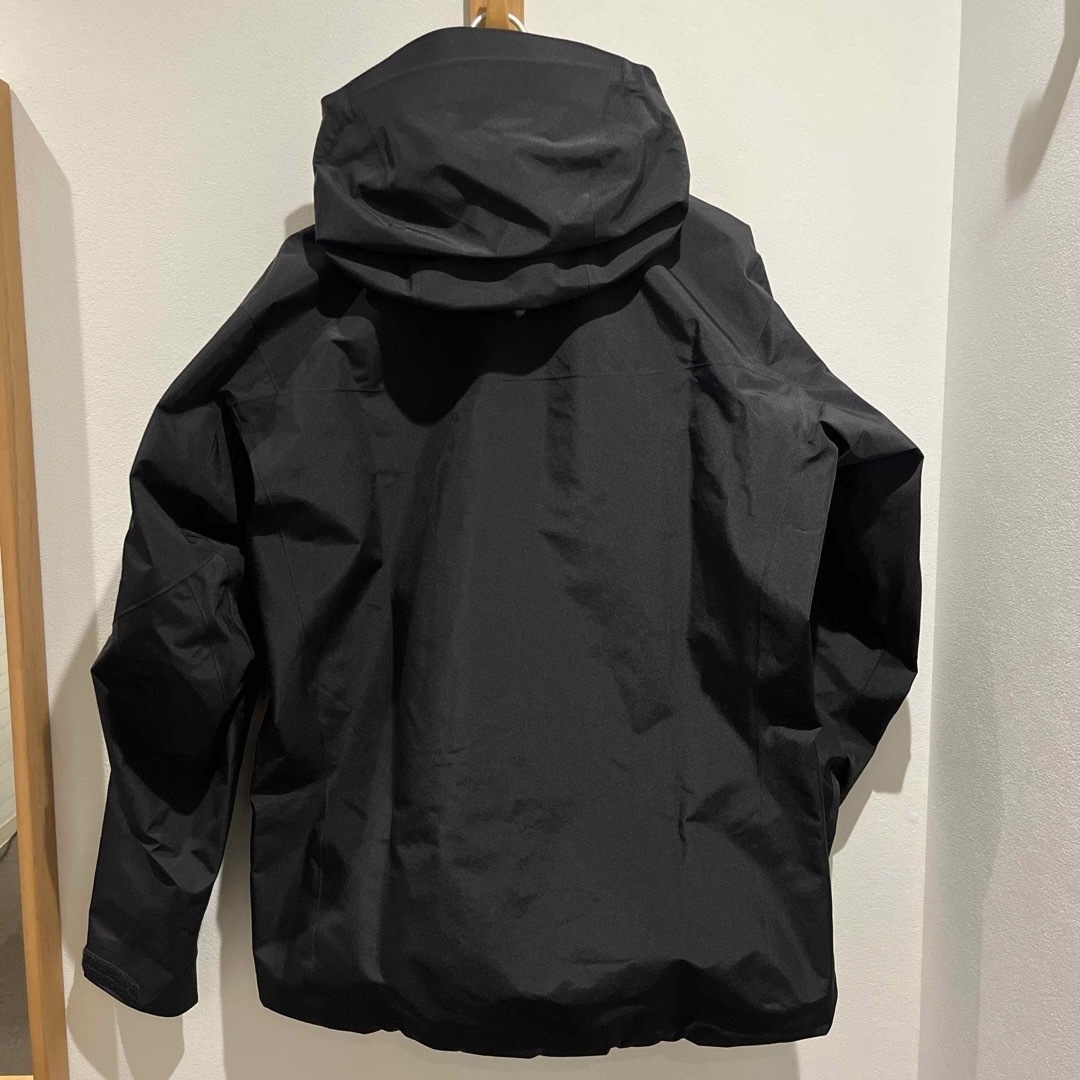 ARC'TERYX(アークテリクス)のアークテリクス ARC'TERYX アルファ SV L ブラック Orca メンズのジャケット/アウター(マウンテンパーカー)の商品写真