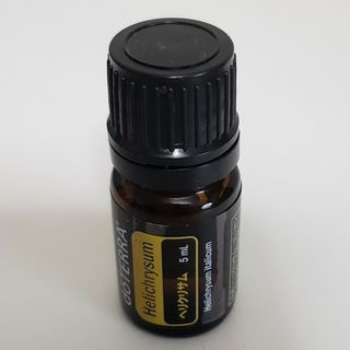 ドテラ(doTERRA)の★お値下げ中　ドテラ　ヘリクリサム　エッセンシャルオイル　5ml×1本★(エッセンシャルオイル（精油）)